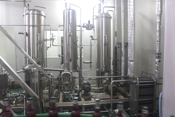 Einfach lassen Sie 500ml mit Kohlensäure durchsetzte Juice Glass Bottling Machine laufen